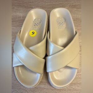 Vince Camuto vp-cresila Leather Beige Slides